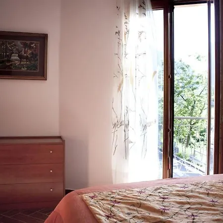 Samlu House - Menaggio * 皮尔斯亚